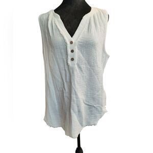 Good Days Only Sleeveless White Pull Over Top Large NWOT